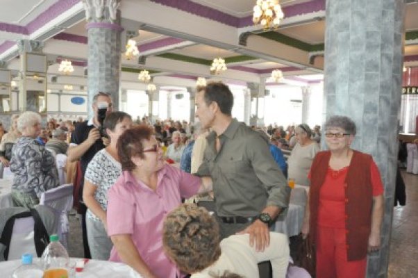 Peste 3 mii de persoane au mâncat moca în Mamaia - VIDEO